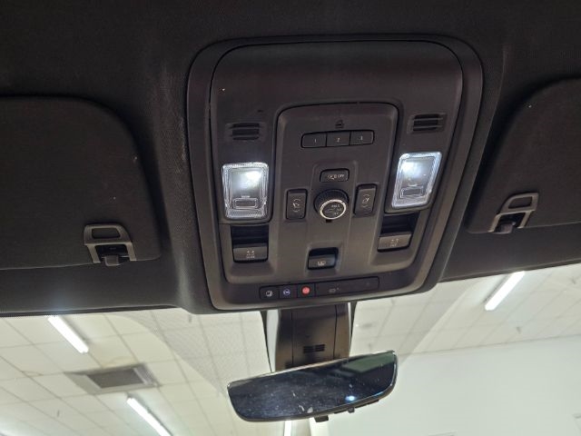 Chevrolet Suburban 4WD 4dr Premier 2021