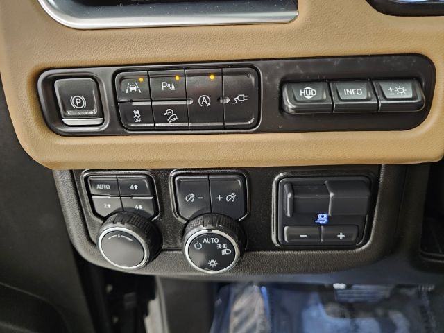 Chevrolet Suburban 4WD 4dr Premier 2021