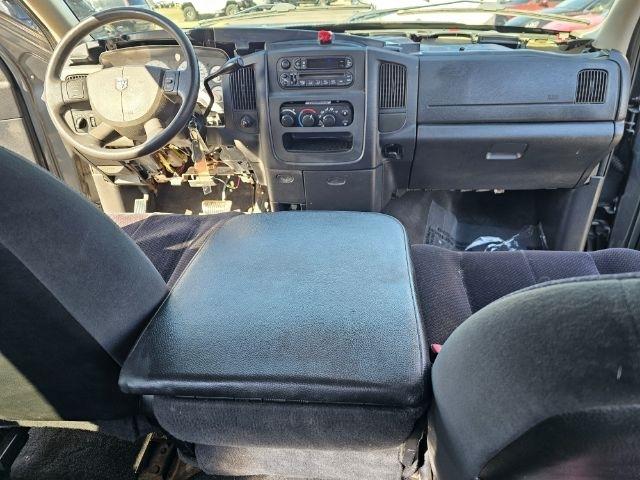 Dodge Ram 2500 4dr Quad Cab 140.5" WB 4WD SLT 2004