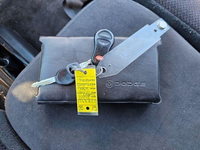 Dodge Ram 2500 4dr Quad Cab 140.5" WB 4WD SLT 2004