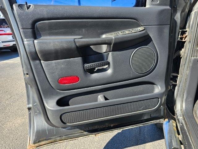 Dodge Ram 2500 4dr Quad Cab 140.5" WB 4WD SLT 2004