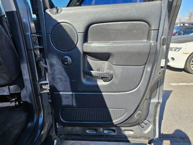 Dodge Ram 2500 4dr Quad Cab 140.5" WB 4WD SLT 2004