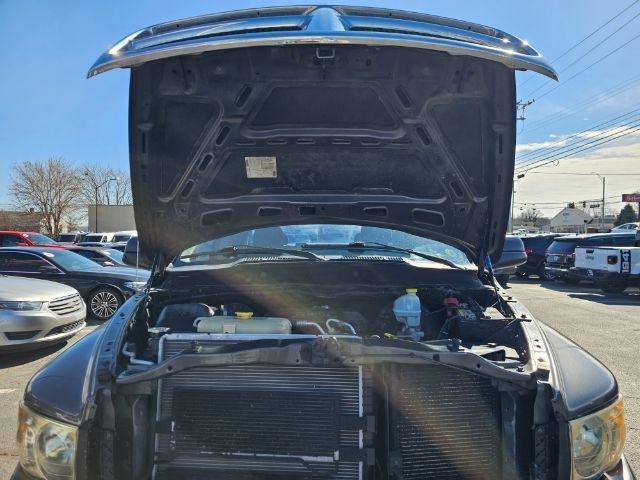 Dodge Ram 2500 4dr Quad Cab 140.5" WB 4WD SLT 2004