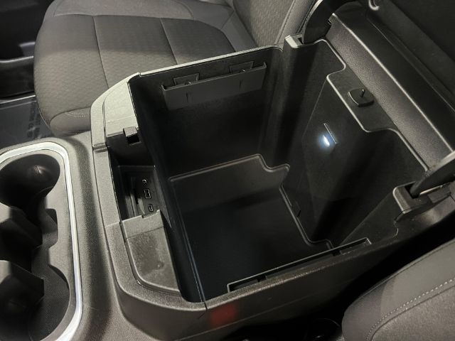 Chevrolet Silverado 1500 4WD Double Cab 147" RST 2021