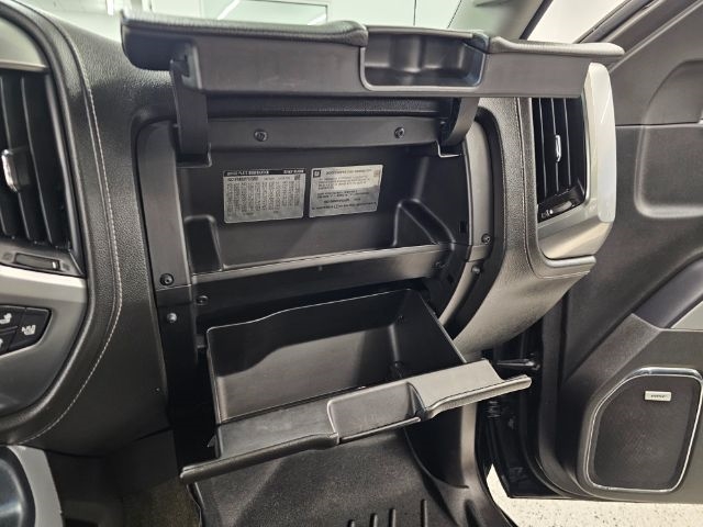 Chevrolet Silverado 2500HD Built After Aug 14 4WD Crew Cab 153.7" LTZ 2015