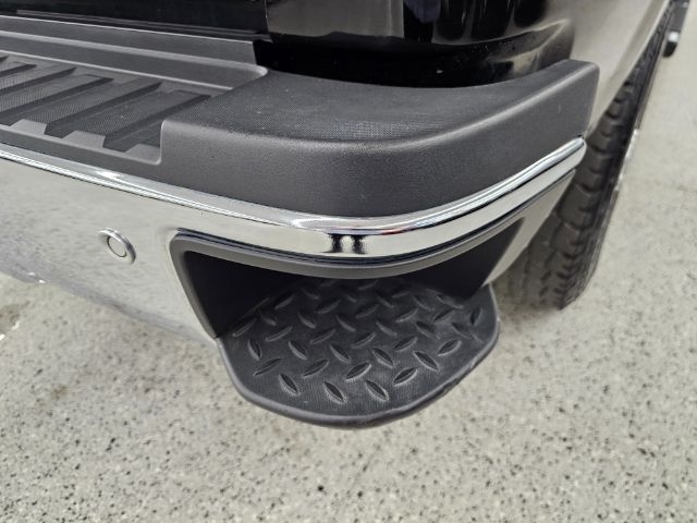 Chevrolet Silverado 2500HD Built After Aug 14 4WD Crew Cab 153.7" LTZ 2015