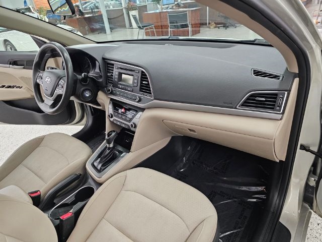 Hyundai Elantra SE 2.0L Auto (Alabama) 2017