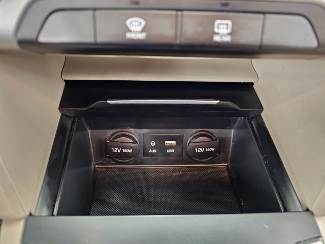 Hyundai Elantra SE 2.0L Auto (Alabama) 2017