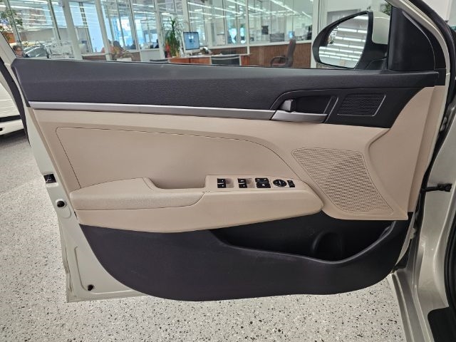 Hyundai Elantra SE 2.0L Auto (Alabama) 2017