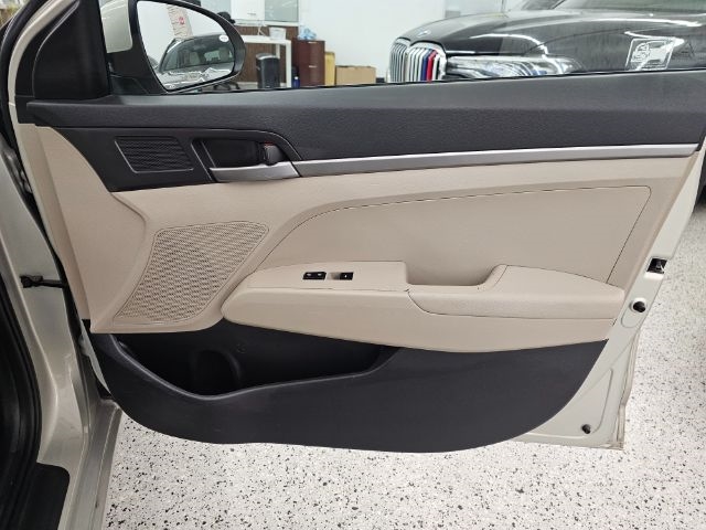 Hyundai Elantra SE 2.0L Auto (Alabama) 2017