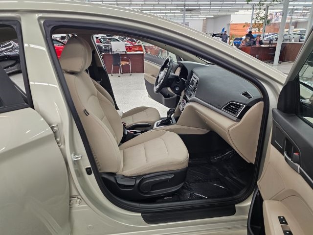 Hyundai Elantra SE 2.0L Auto (Alabama) 2017