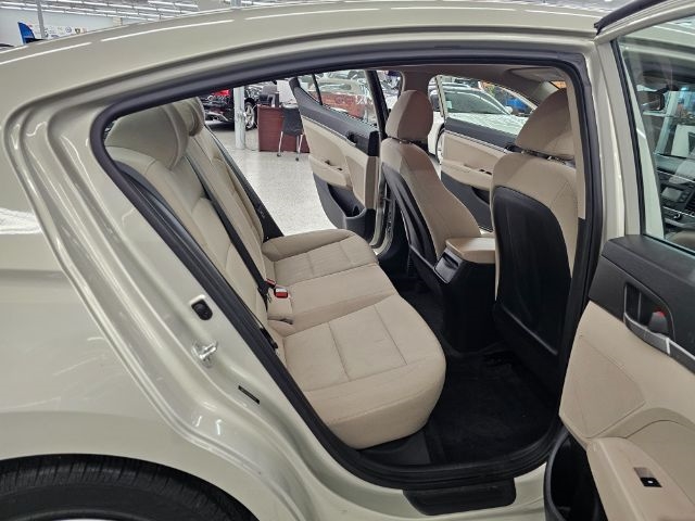 Hyundai Elantra SE 2.0L Auto (Alabama) 2017