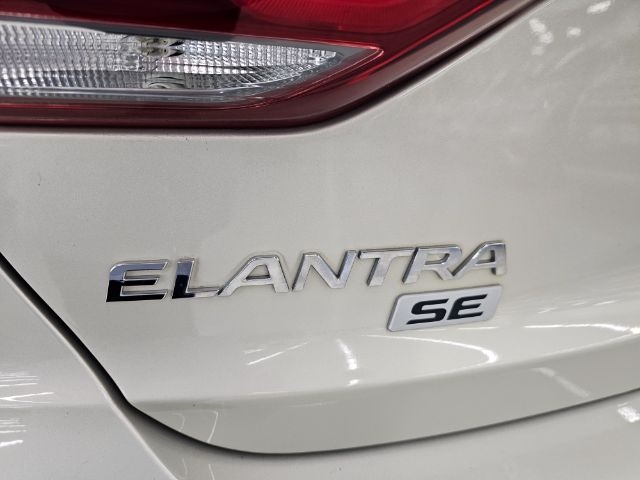 Hyundai Elantra SE 2.0L Auto (Alabama) 2017