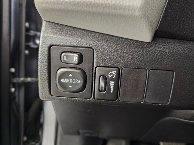 Toyota Corolla 4dr Sdn CVT LE Premium (Natl) 2015