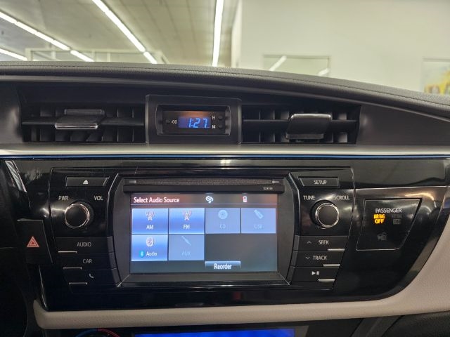 Toyota Corolla 4dr Sdn CVT LE Premium (Natl) 2015