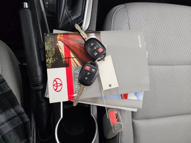 Toyota Corolla 4dr Sdn CVT LE Premium (Natl) 2015