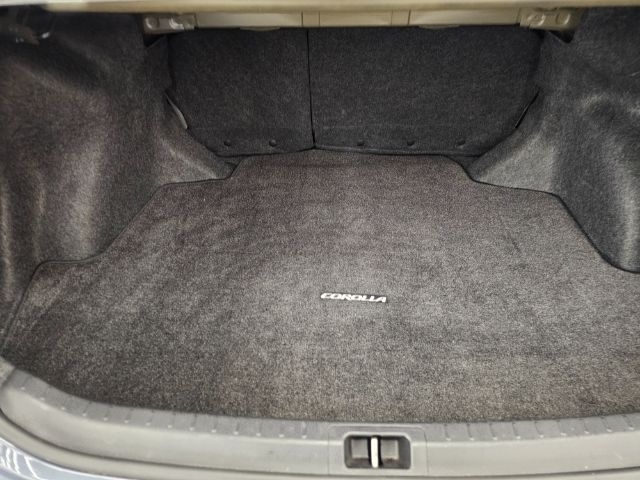 Toyota Corolla 4dr Sdn CVT LE Premium (Natl) 2015