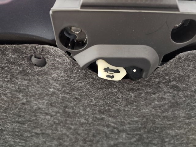 Toyota Corolla 4dr Sdn CVT LE Premium (Natl) 2015