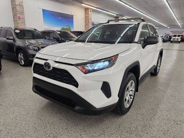 Toyota RAV4 LE AWD (Natl) 2021