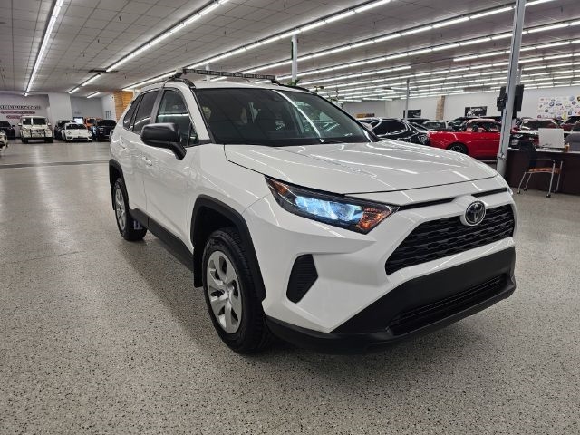 Toyota RAV4 LE AWD (Natl) 2021