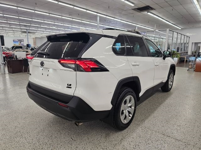 Toyota RAV4 LE AWD (Natl) 2021