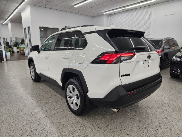 Toyota RAV4 LE AWD (Natl) 2021
