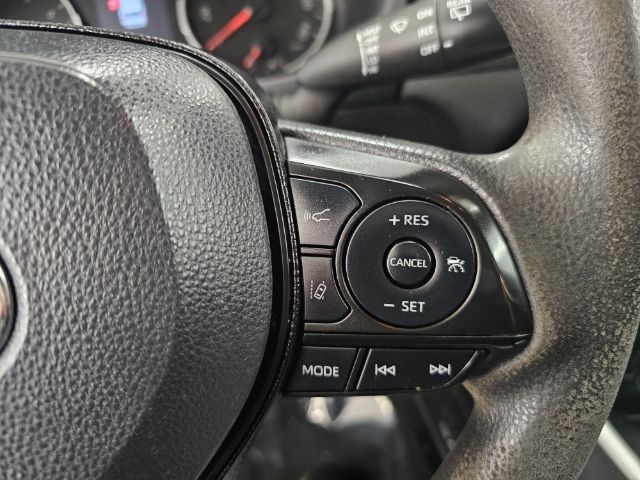 Toyota RAV4 LE AWD (Natl) 2021