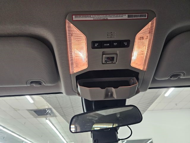 Toyota RAV4 LE AWD (Natl) 2021