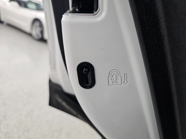 Toyota RAV4 LE AWD (Natl) 2021