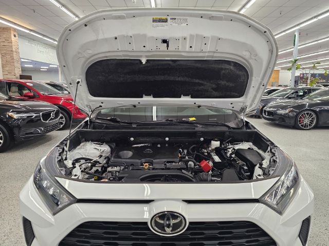 Toyota RAV4 LE AWD (Natl) 2021