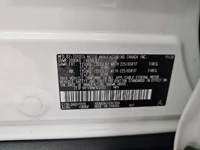 Toyota RAV4 LE AWD (Natl) 2021