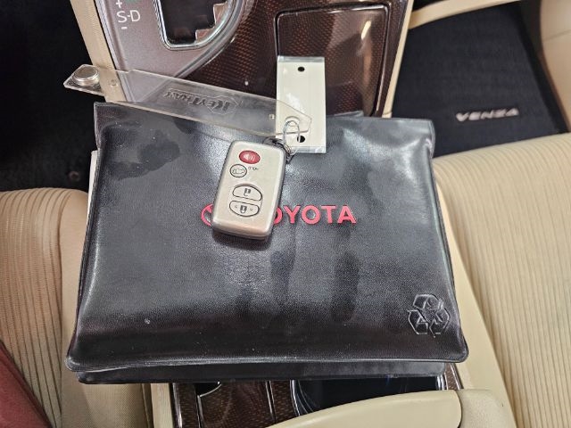 Toyota Venza 4dr Wgn I4 FWD (Natl) 2009