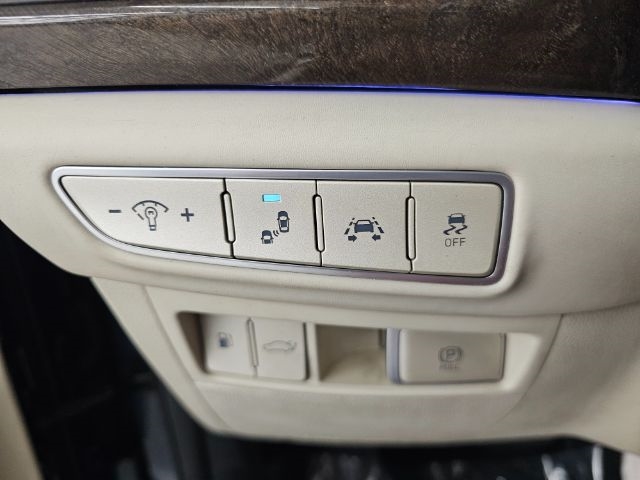 Genesis G90 5.0L Ultimate AWD 2017