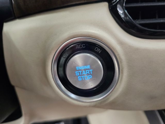 Genesis G90 5.0L Ultimate AWD 2017