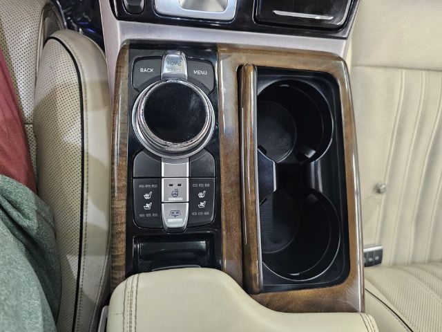 Genesis G90 5.0L Ultimate AWD 2017