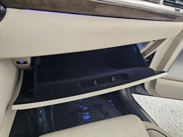 Genesis G90 5.0L Ultimate AWD 2017