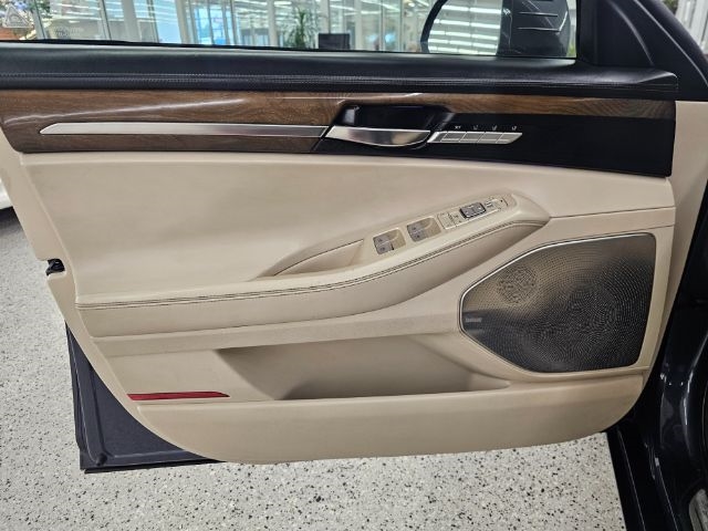 Genesis G90 5.0L Ultimate AWD 2017