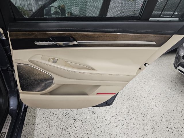 Genesis G90 5.0L Ultimate AWD 2017