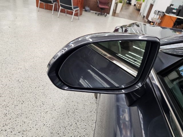 Genesis G90 5.0L Ultimate AWD 2017