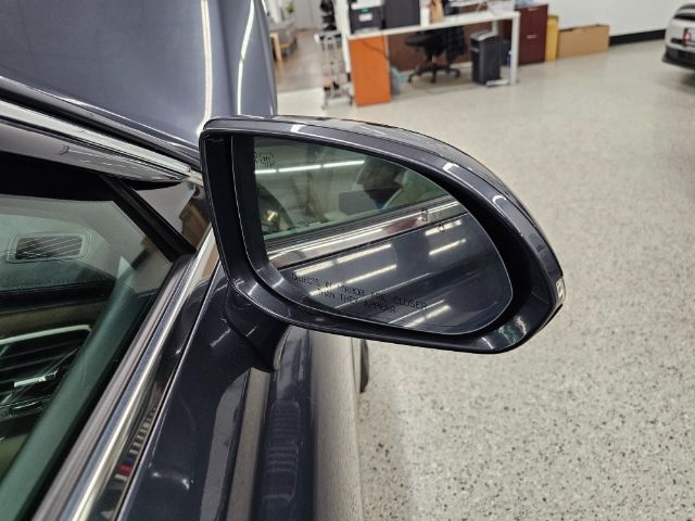 Genesis G90 5.0L Ultimate AWD 2017