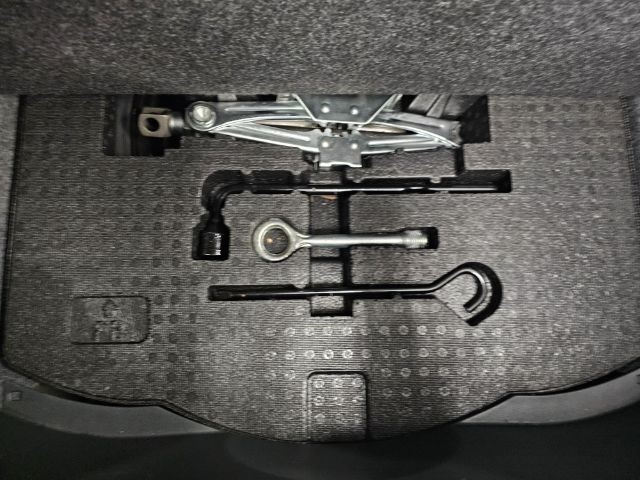 Acura TL 4dr Sdn Auto SH-AWD Tech 2010