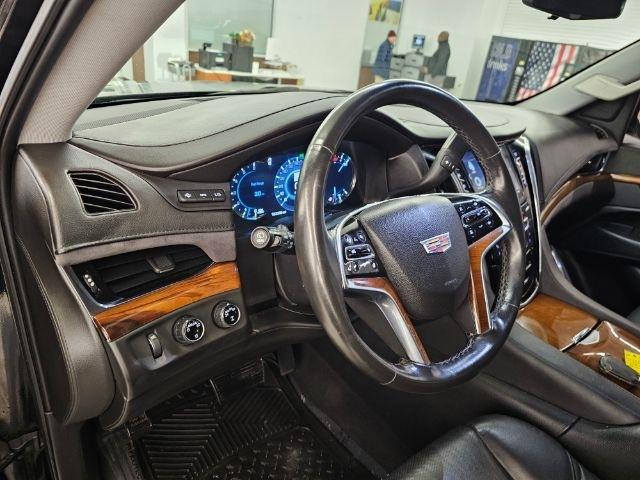 Cadillac Escalade 4WD 4dr Luxury 2017