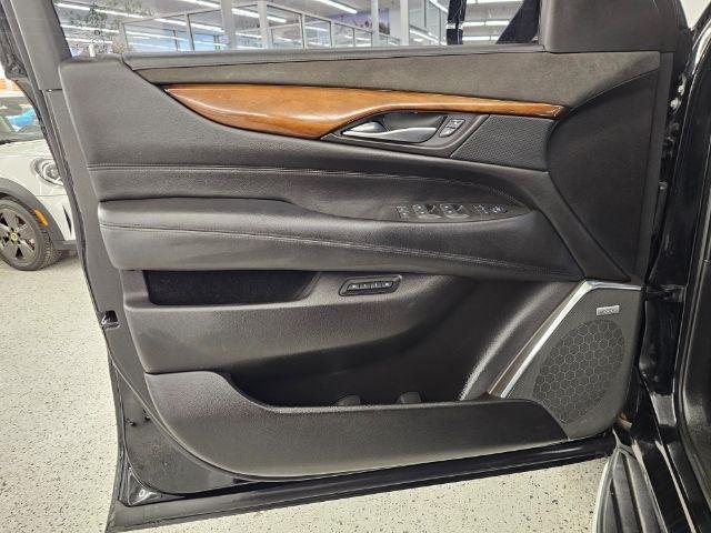 Cadillac Escalade 4WD 4dr Luxury 2017