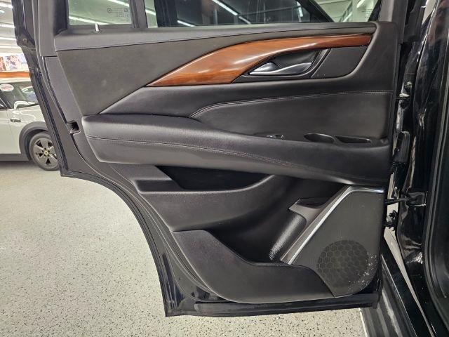 Cadillac Escalade 4WD 4dr Luxury 2017