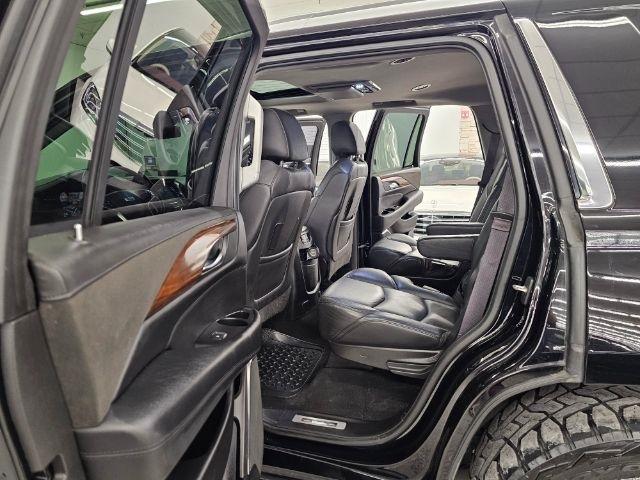 Cadillac Escalade 4WD 4dr Luxury 2017