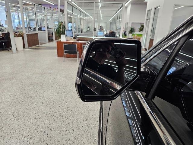 Cadillac Escalade 4WD 4dr Luxury 2017