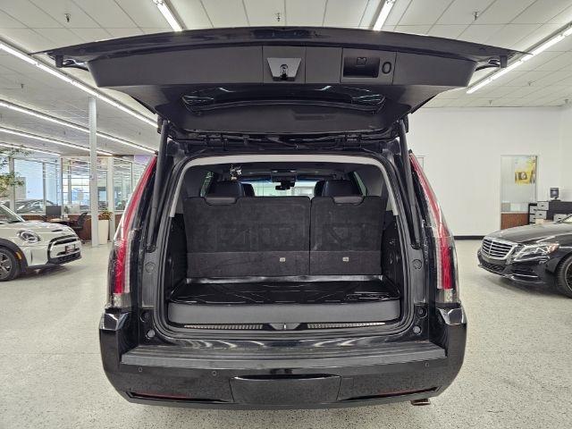 Cadillac Escalade 4WD 4dr Luxury 2017