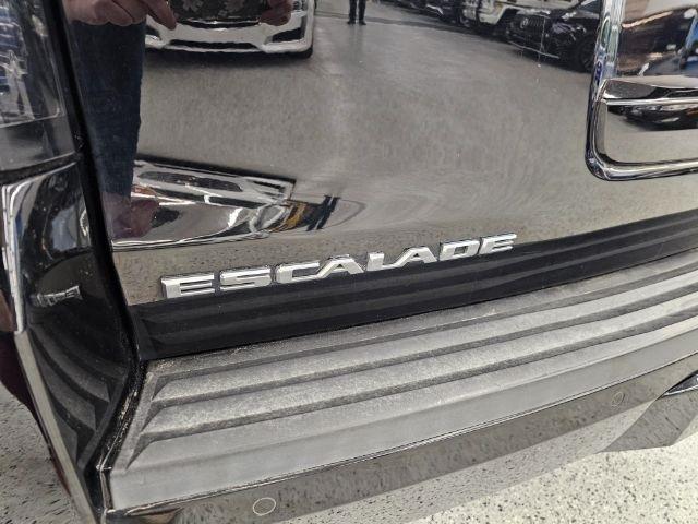 Cadillac Escalade 4WD 4dr Luxury 2017