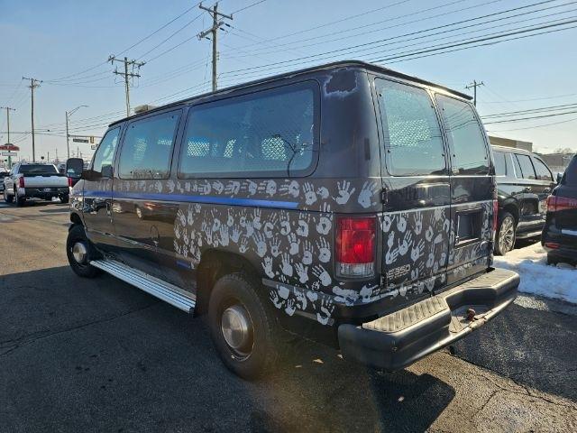 Ford Econoline Wagon E-350 Super Chateau 2003