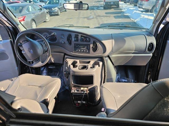 Ford Econoline Wagon E-350 Super Chateau 2003